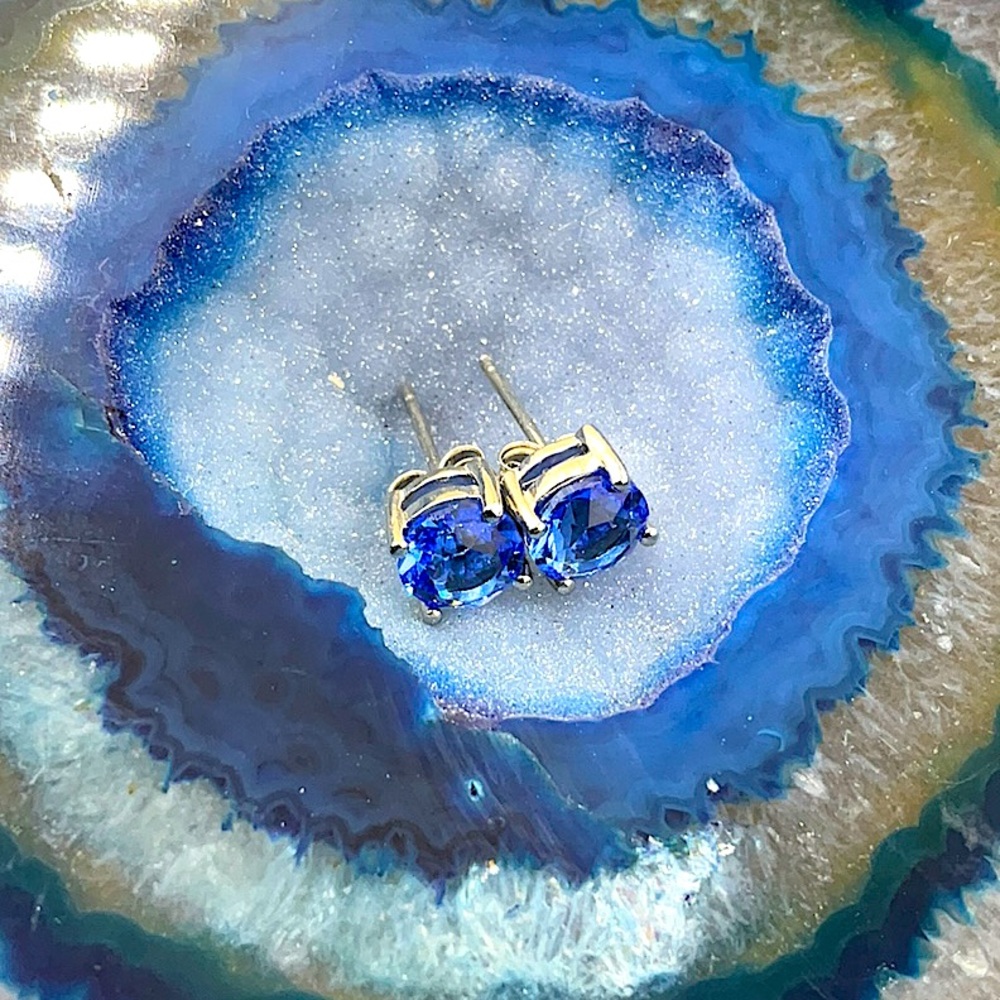 Elegant Sterling Silver Tanzanite Gemstone Center Post Earrings.
